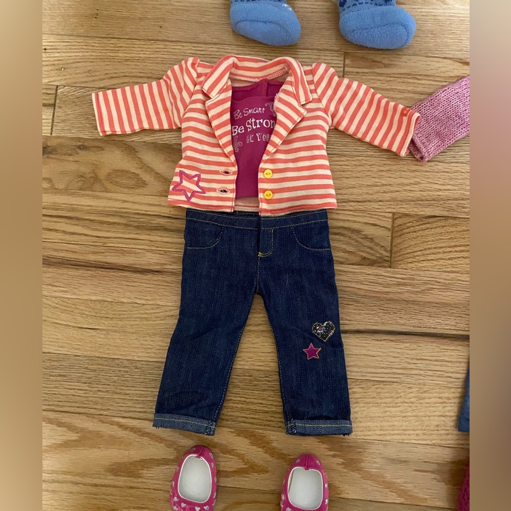 8 American Girl doll outfits